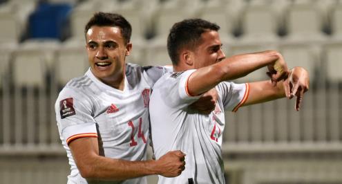 إسبانيا تجتاز كوسوفو بثنائية.. واليونان تباغت السويد بتصفيات المونديال